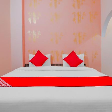 Hotel O Bhardwaj Guest House Garhi Harsaru Buitenkant foto