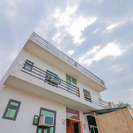 Hotel O Bhardwaj Guest House Garhi Harsaru Buitenkant foto