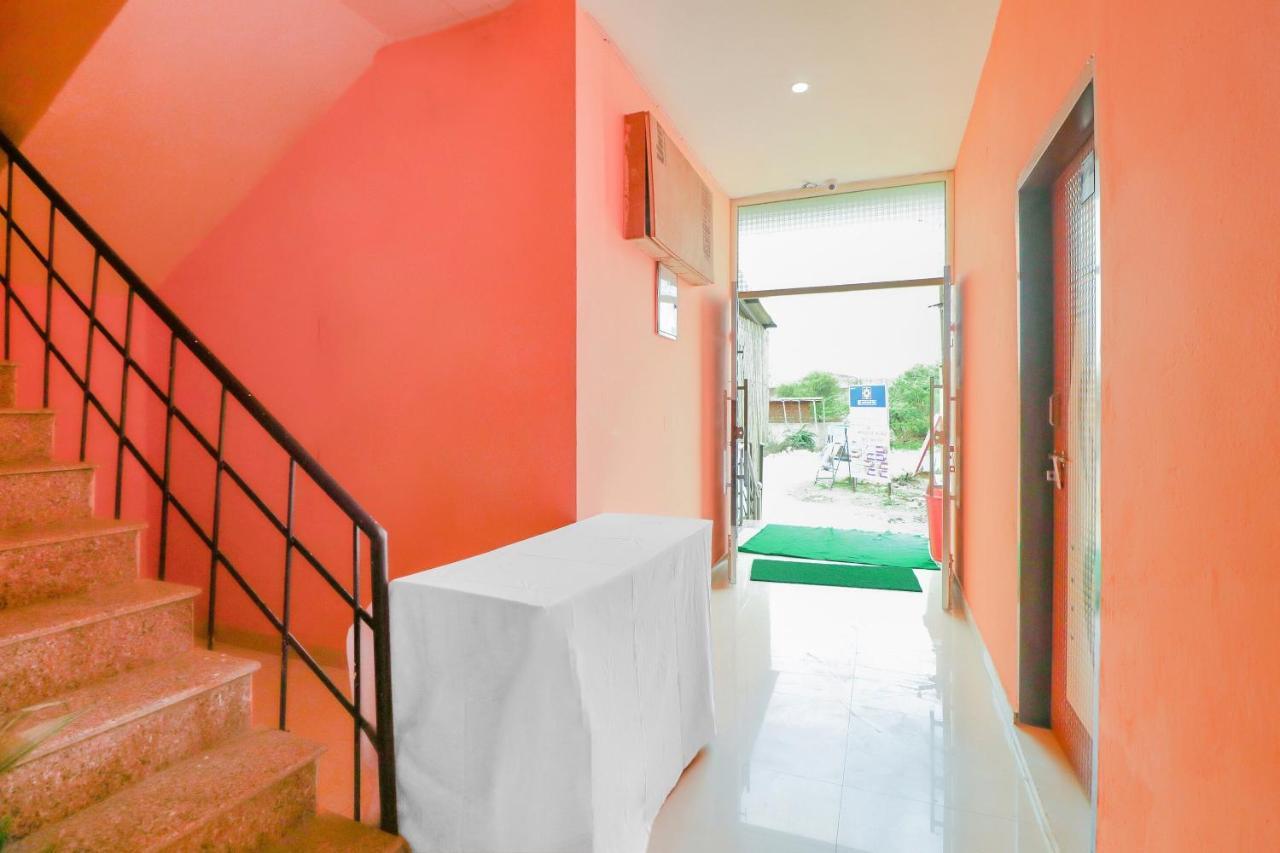 Hotel O Bhardwaj Guest House Garhi Harsaru Buitenkant foto